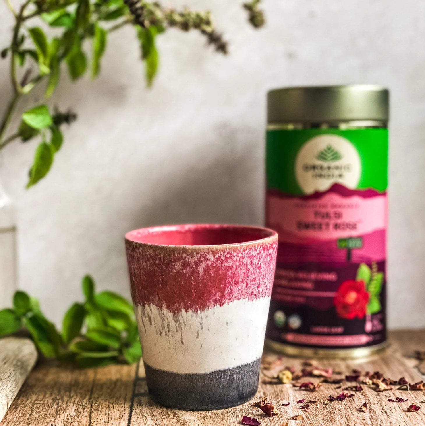 Tulsi orgánico de la India, rosa dulce, lata de 100 g