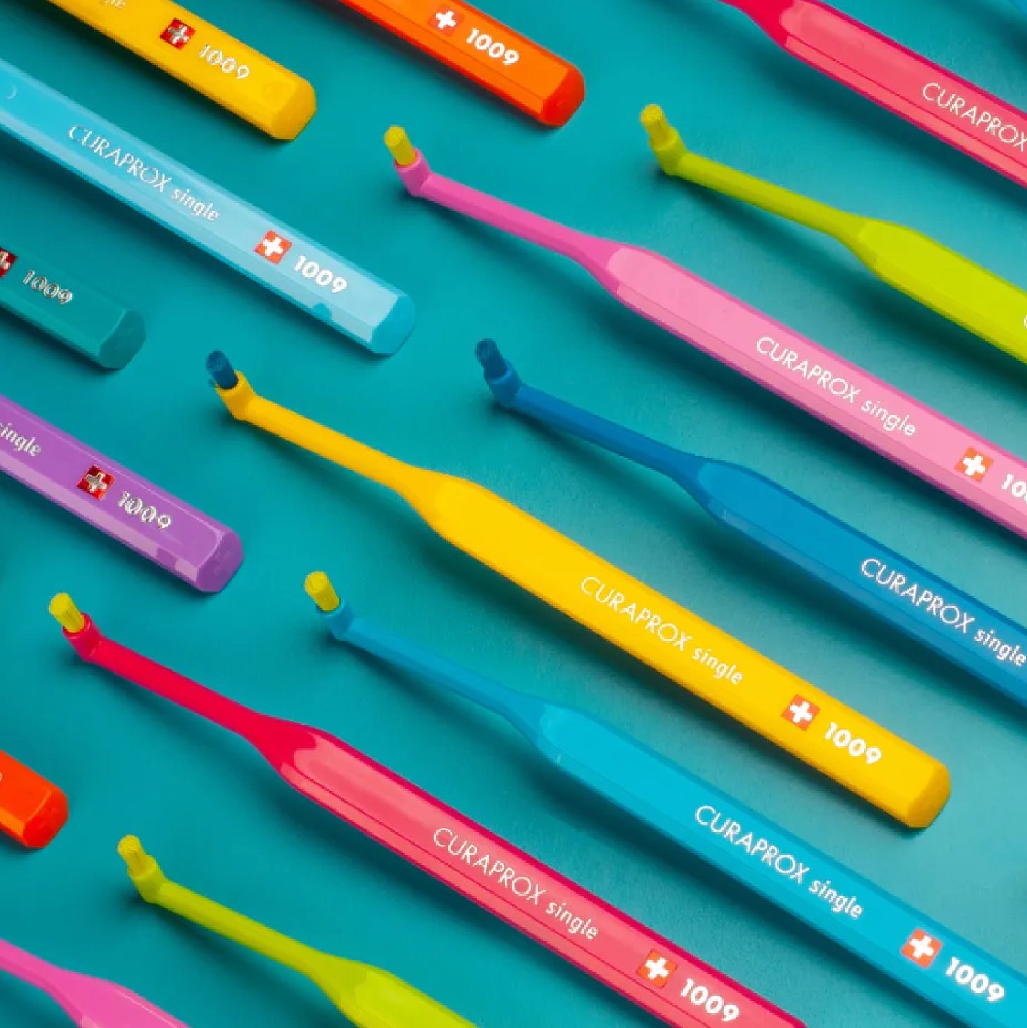 Curaprox CS Single 1009 Escova de Dentes