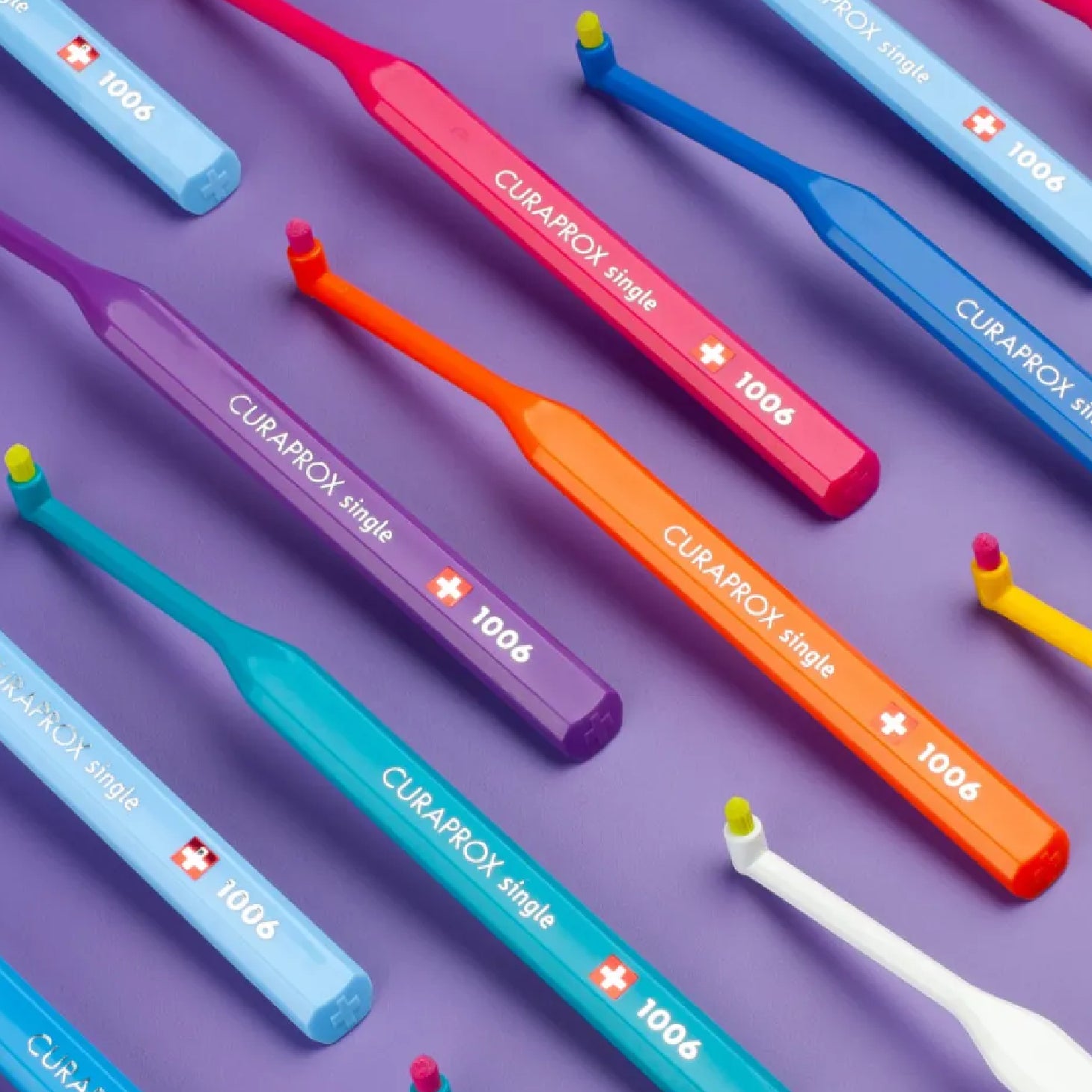 Curaprox CS Single 1006 Escova de Dentes