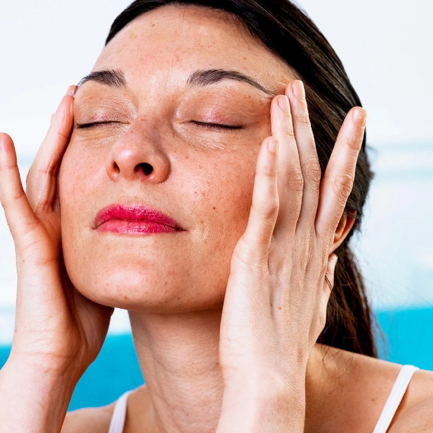 Set de regalo de ampollas SVR [A] Lift 30 ml + Sun Secure Blur sin perfume FPS 50+ 15 ml