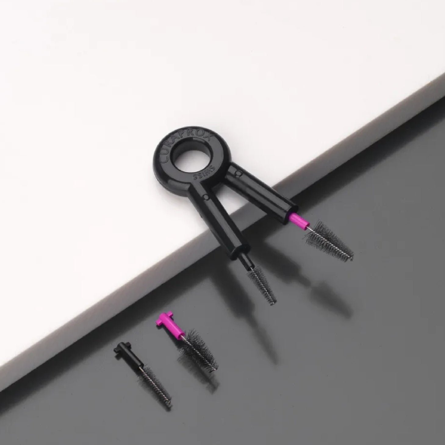 Curaprox Black Is White Kit de Viagem