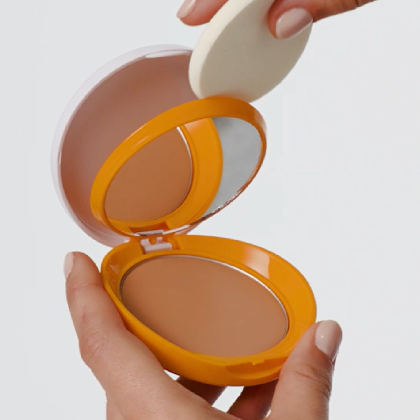 Heliocare 360º Compacto Oil-free SPF50+ Beige 10 g