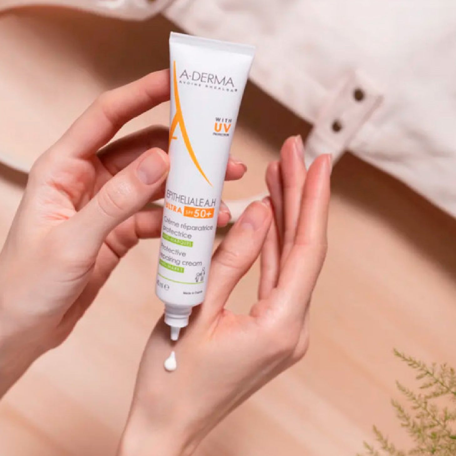 Crema reparadora ultra protectora A-Derma Epitheliale AH FPS 50+ 40 ml