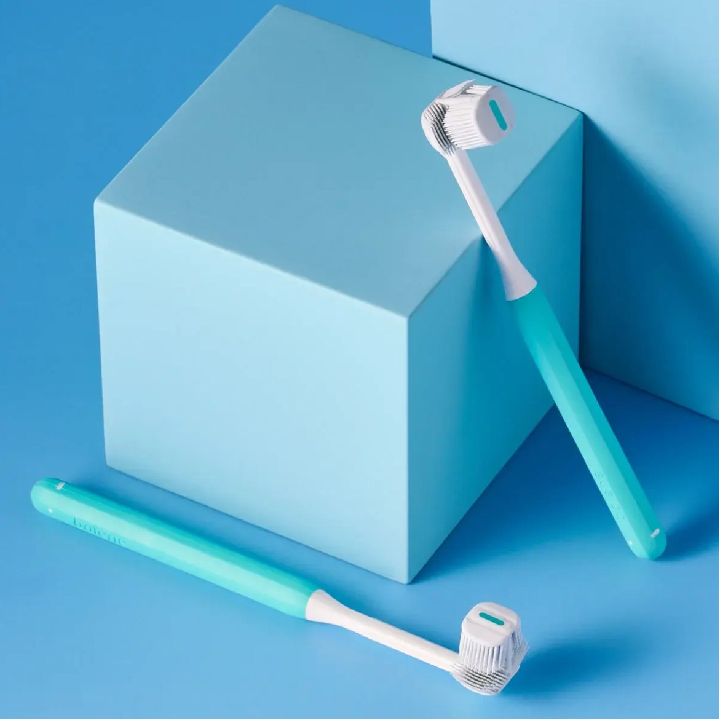 Isdin Balene by Bexident Escova de Dentes Média Aqua